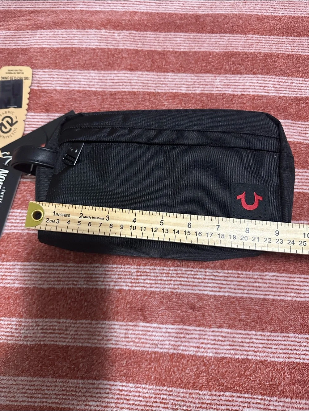 Bag for travel, very nice black color with zipper.